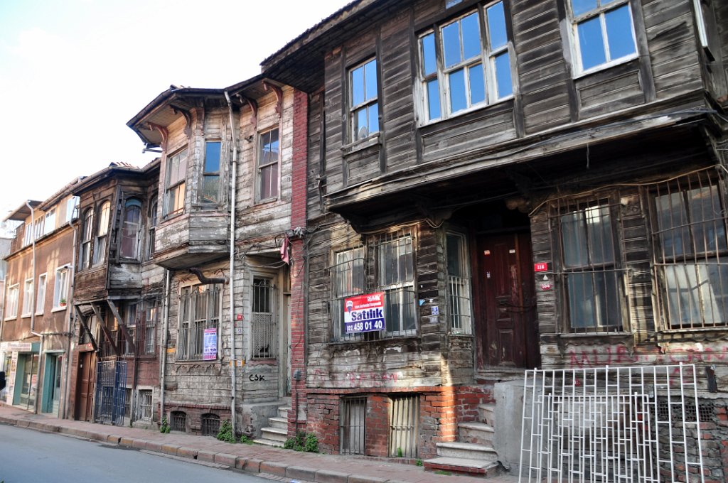 14 antiche case di legno.JPG